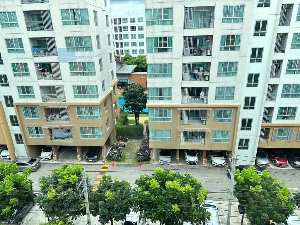 Dcondo is next to the mall2