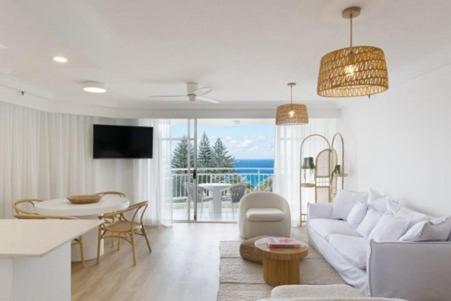 2nd Avenue Beachside Apartments - Tap to explore photos
