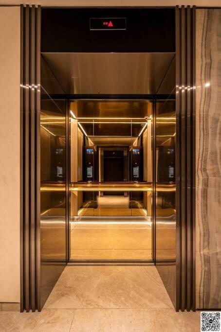 MarQ District 1 Elite Apartel by SSens