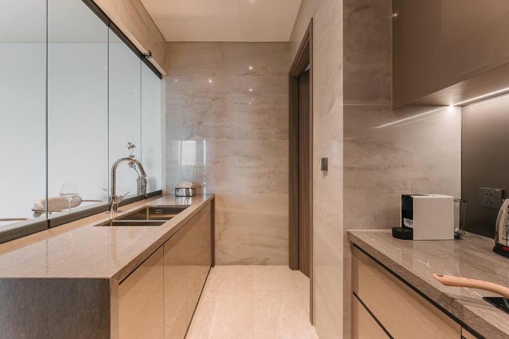 MarQ District 1 Elite Apartel by SSens