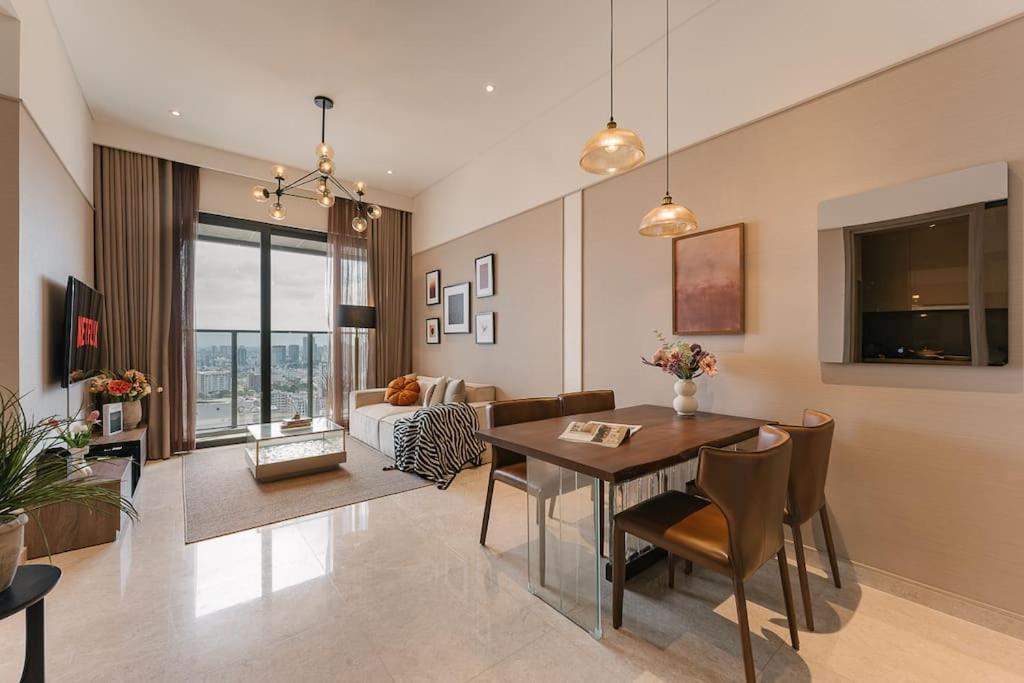 MarQ District 1 Elite Apartel by SSens