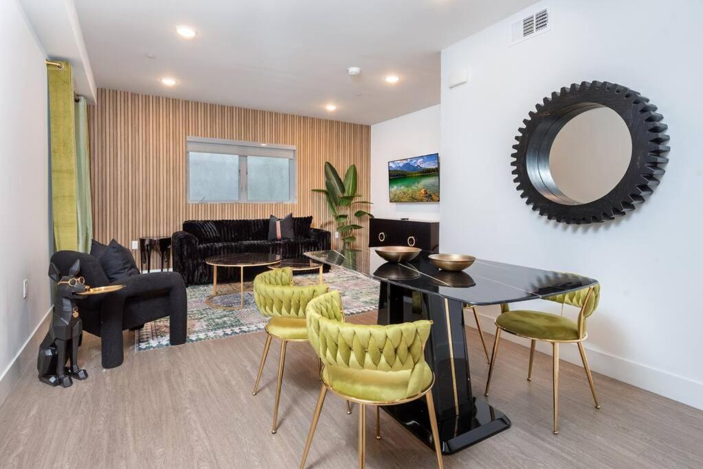 Deluxe 1 Bedroom Apartment in K-Town with Free Parking image