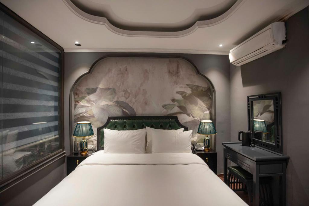 Madelise Stardust Hotel & Travel