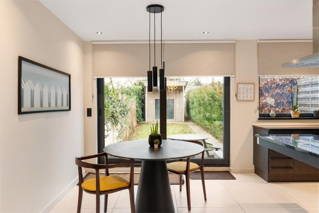 Elegant & Spacious House close to Center photo 1