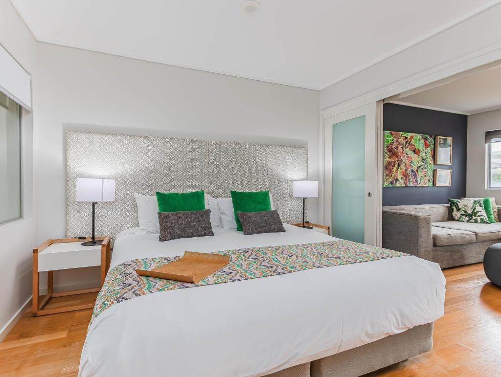 Bells Blvd Resort Apts - 2BR Dual Key, 1 BR Rooms Avail - Hosted by Holiday Management photo 3