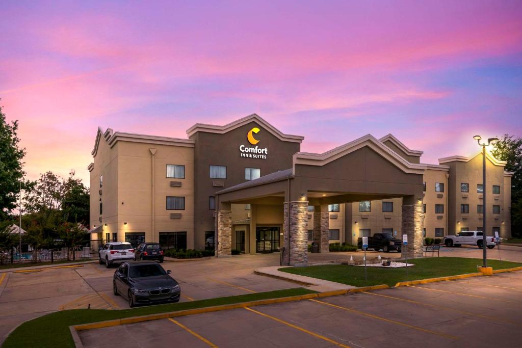 Comfort Inn & Suites Covington - Mandeville image