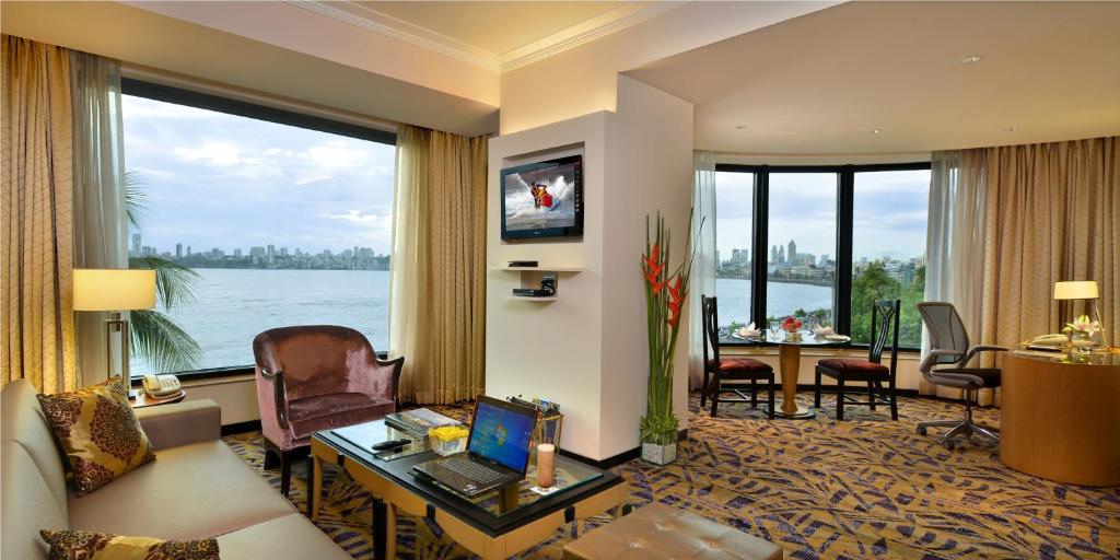 Сьюит (Люкс), Hotel Marine Plaza