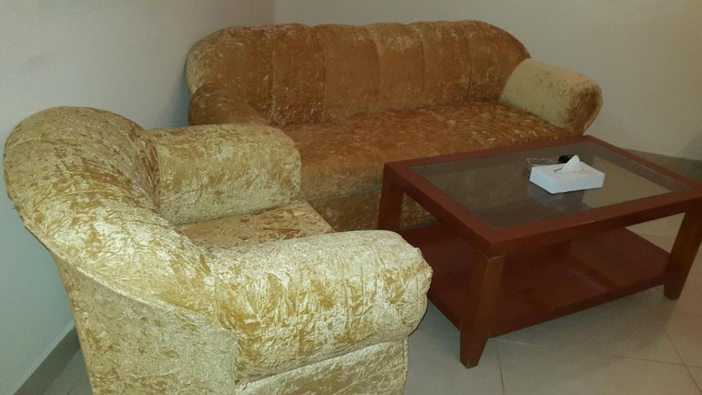 Al Raien Hotel Apartment - Tap to explore photos