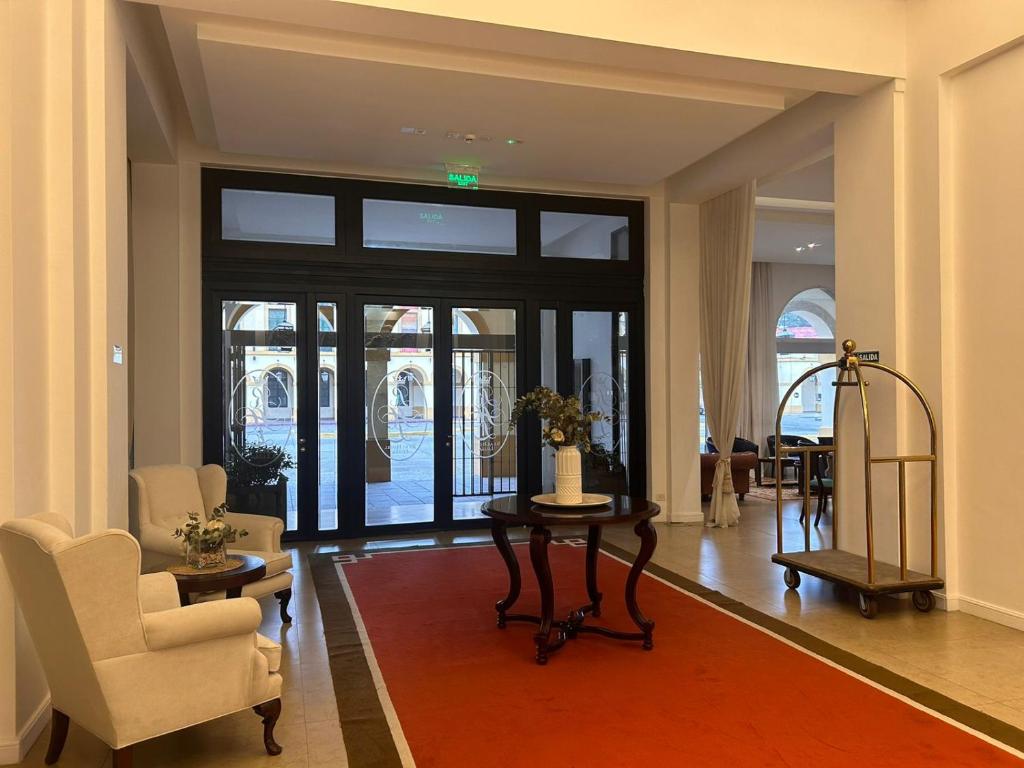 Real Hotel Luján photo 1