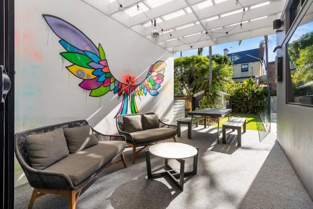 Colourwave Terrace - A Technicolor Poolside Stay photo 1