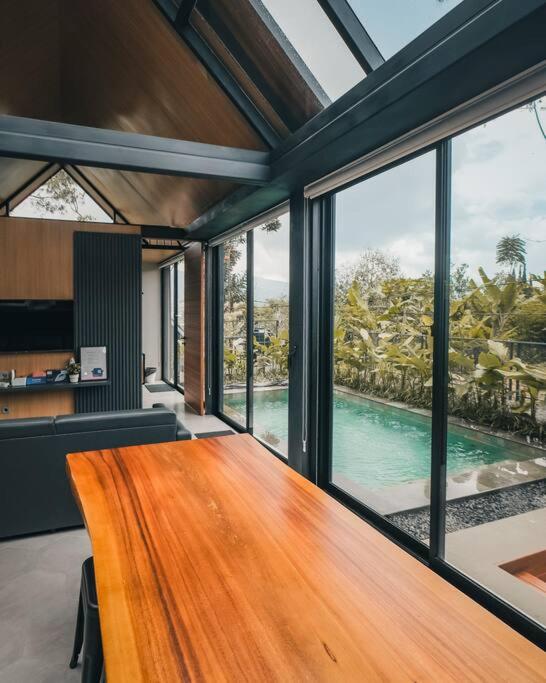 Cottonwood Cabin Villa A Triniti Lembang photo 4