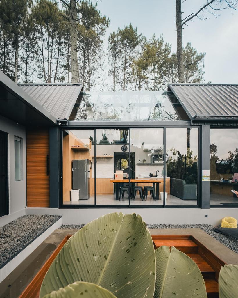 Cottonwood Cabin Villa A Triniti Lembang photo 1