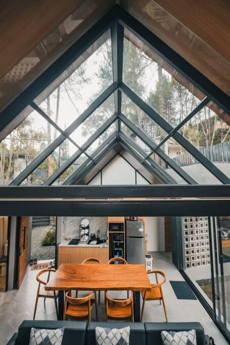 Cottonwood Cabin Villa B Triniti Lembang photo 4