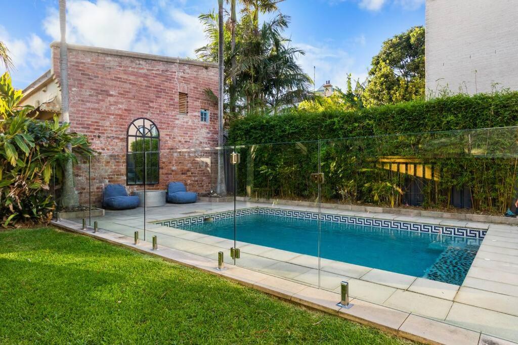 Colourwave Terrace - A Technicolor Poolside Stay