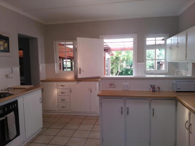 93 On Main Self Catering photo 2