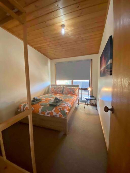 Cedar Palms Pet friendly close to red rocks beach photo 4