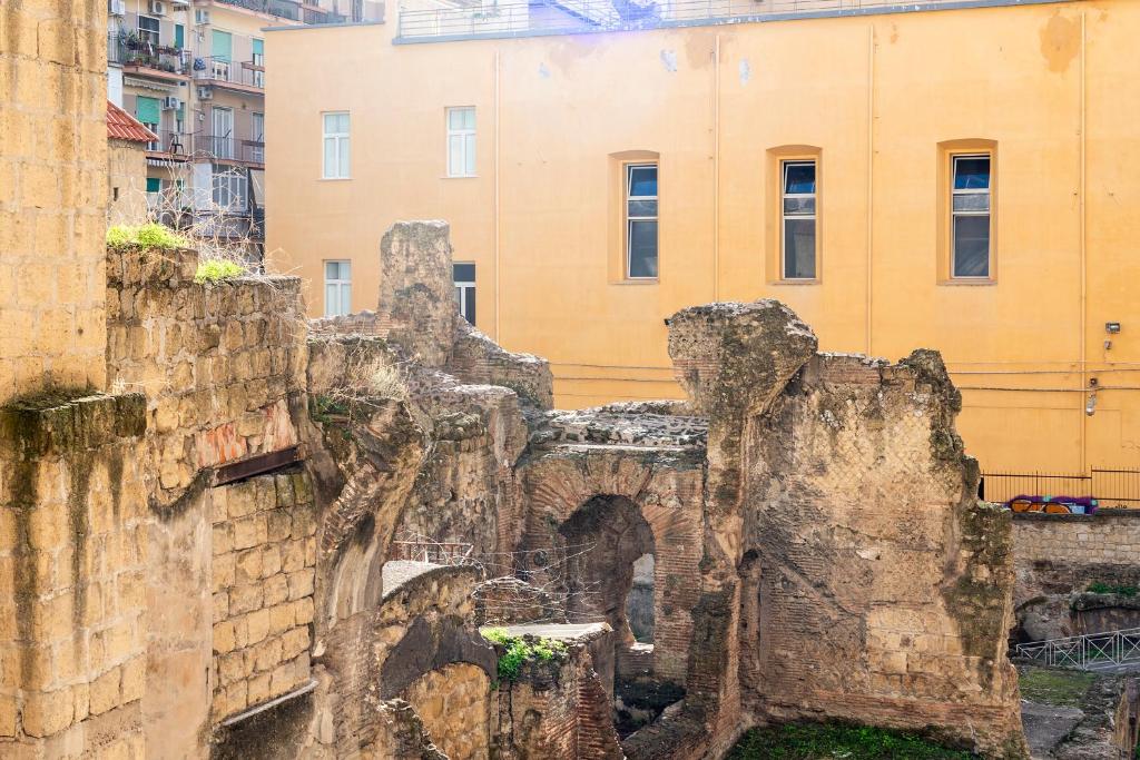 Napoli centro DM apartment - Tap to explore photos