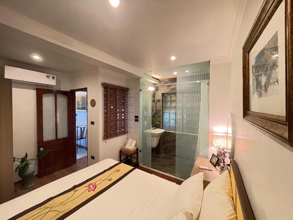 Zeit Home 304, trung tâm Phố Cổ Hà Nội, view Con đường Gốm Sứ, 2 Phòng Ngủ / Free Wifi
