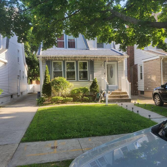 Adorable 2 Bedrooms in Bellerose NY image