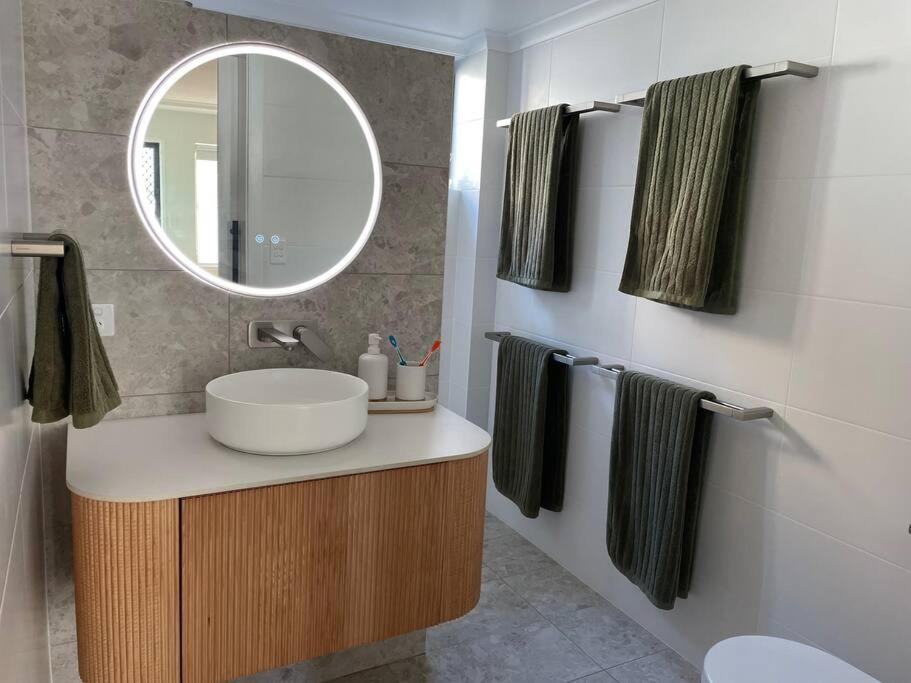 'Rocks Retreat' - Dunbar Court Unit 2 - Renovated & Centrally Located photo 1