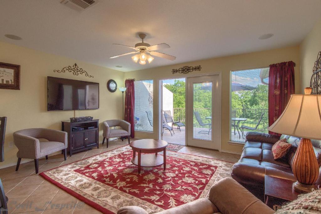 WW G302 River Vista image