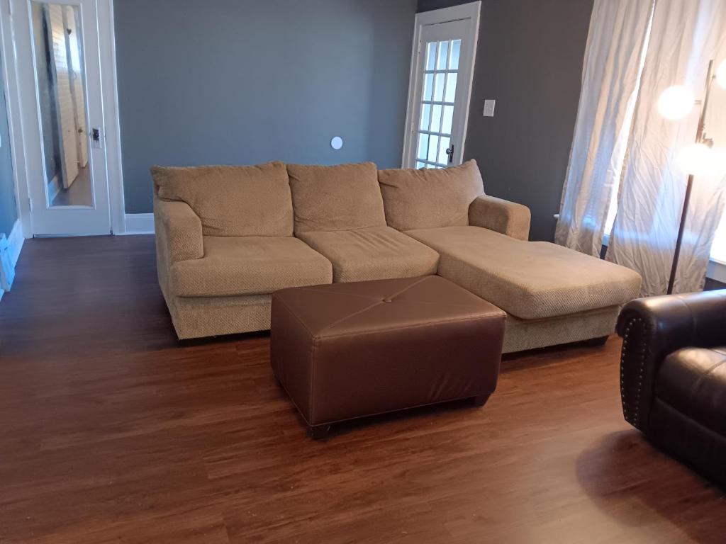 Experience a home near Cleveland Clinic & parks image