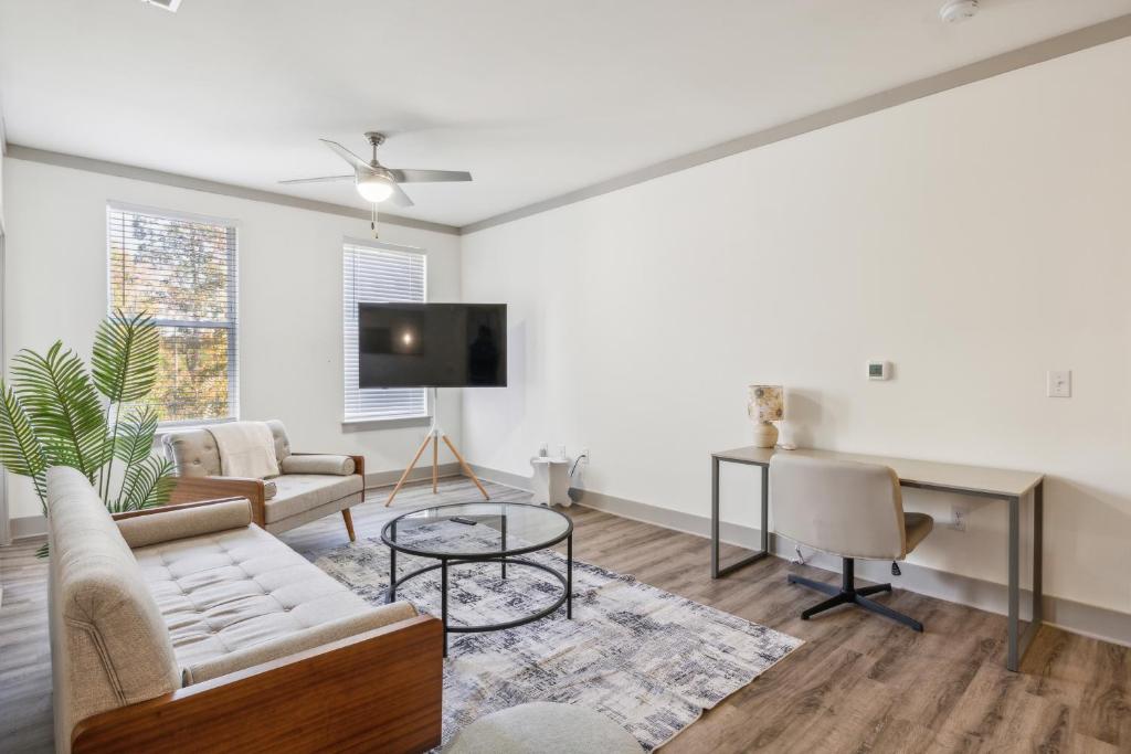 Overlook 8207 I Corporate 2bd Apartment I Pool image