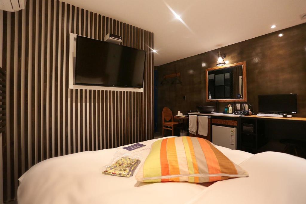 Hotel Yaja Jongno - Tap to explore photos