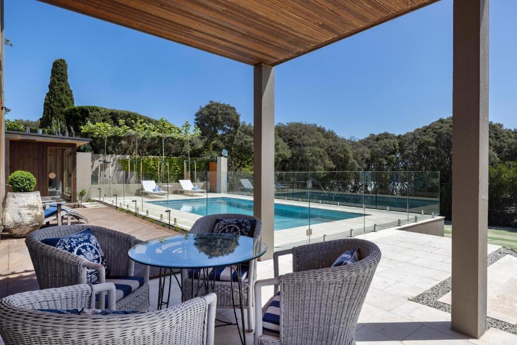 Serendib Luxury Sorrento Resort Living photo 4