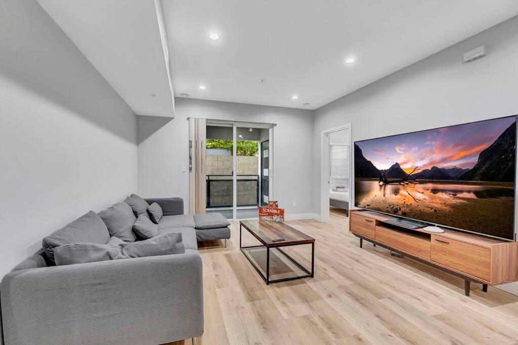 Luxurious 3BR 3BA Retreat in LA image