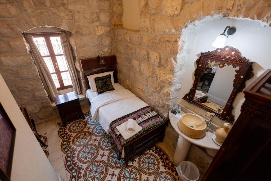 Jerusalem Hotel - Tap to explore photos