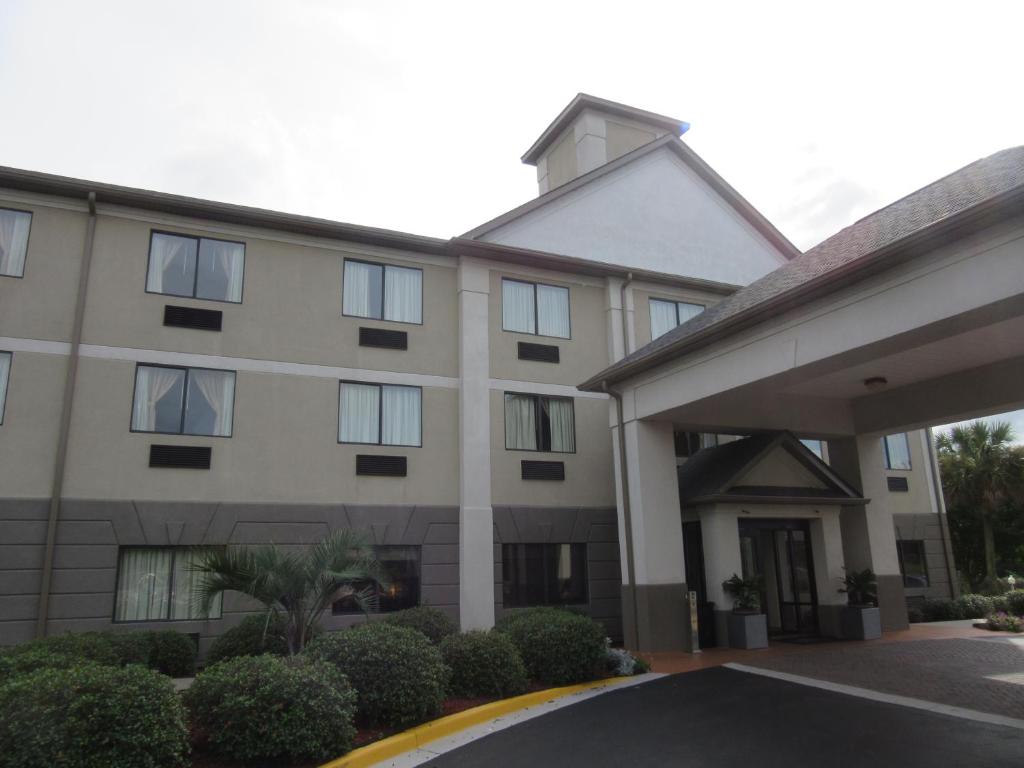 Baymont by Wyndham Columbia Fort Jackson image