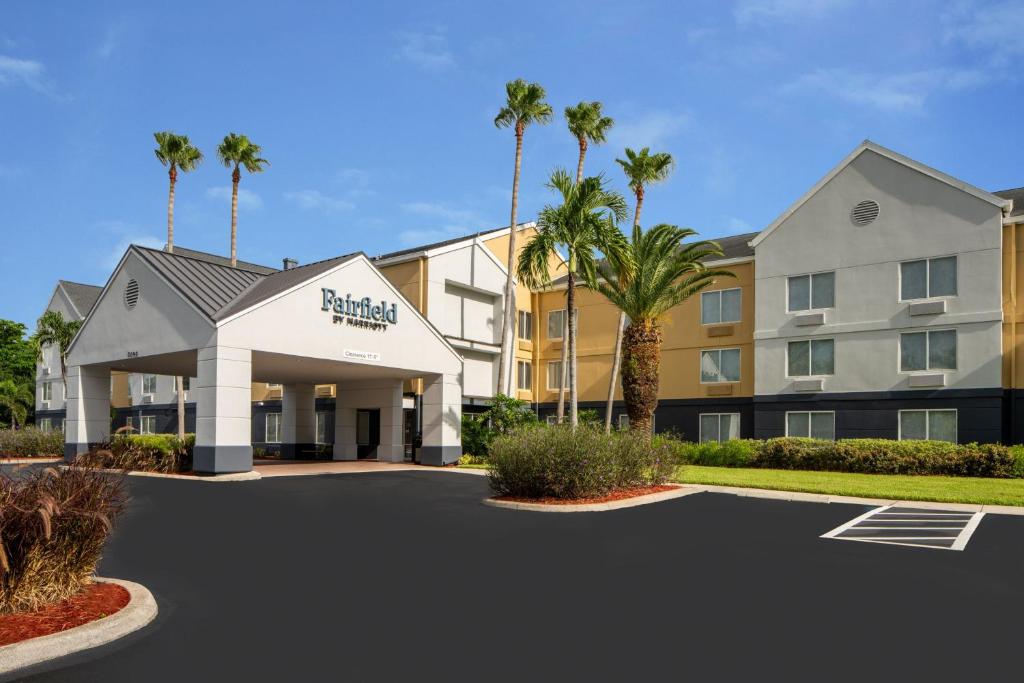 Fairfield Inn & Suites by Marriott Ft. Myers/Cape Coral image