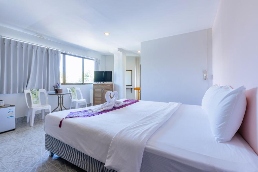 Hua Hin Star Hotel - Tap to explore photos