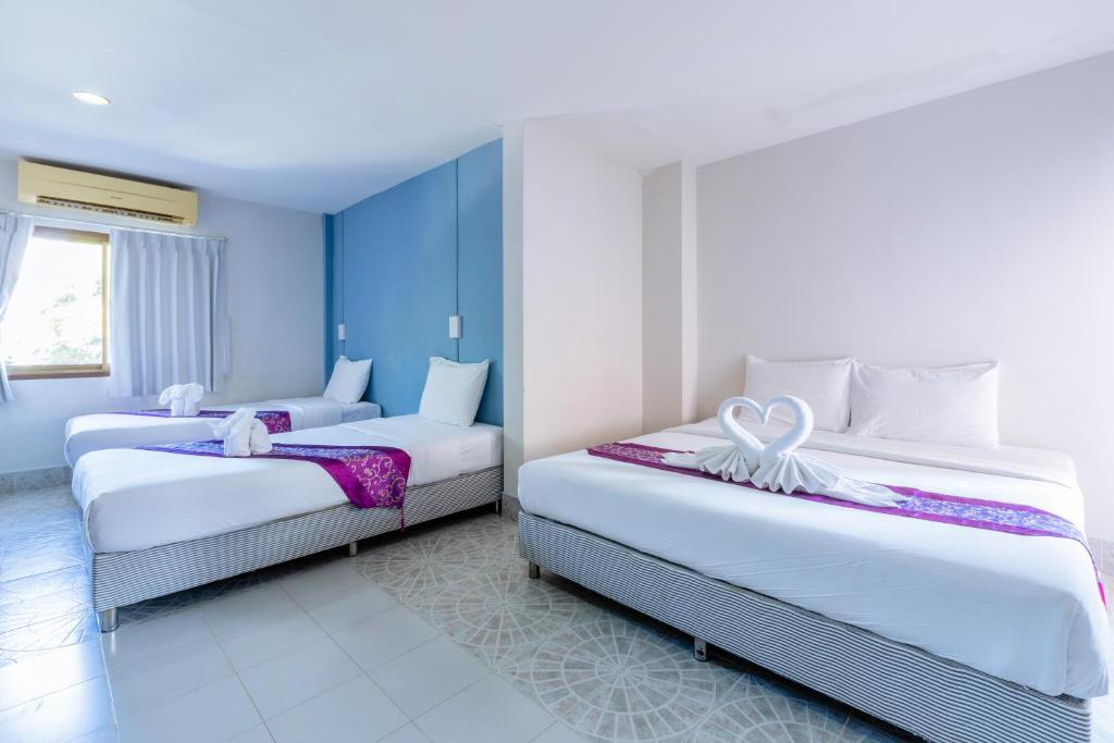Hua Hin Star Hotel Room Type - Quadruple Room with Balcony