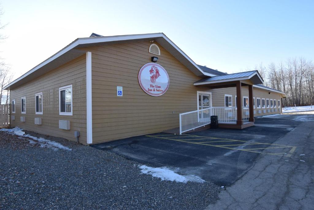 The Lion Inn & Suites photo 1