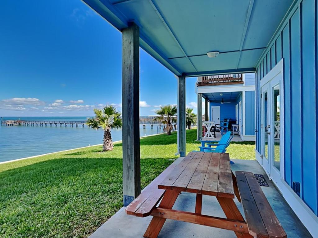 Copano Breeze image