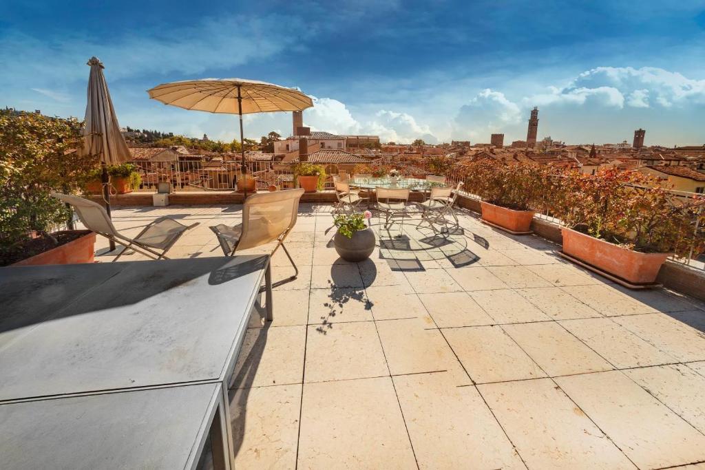 Italianflat - Piazza Vescovado Terrace - Tap to explore photos
