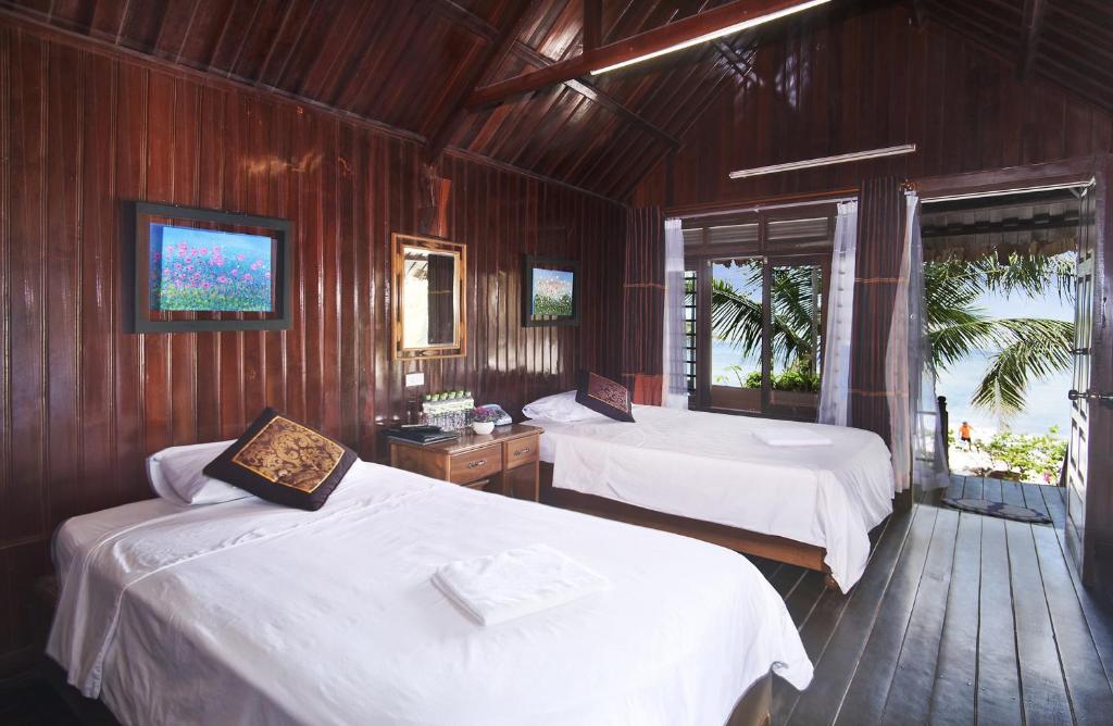 Номер (Улучшенное двухместное бунгало с видом на море), Monkey Island Resort