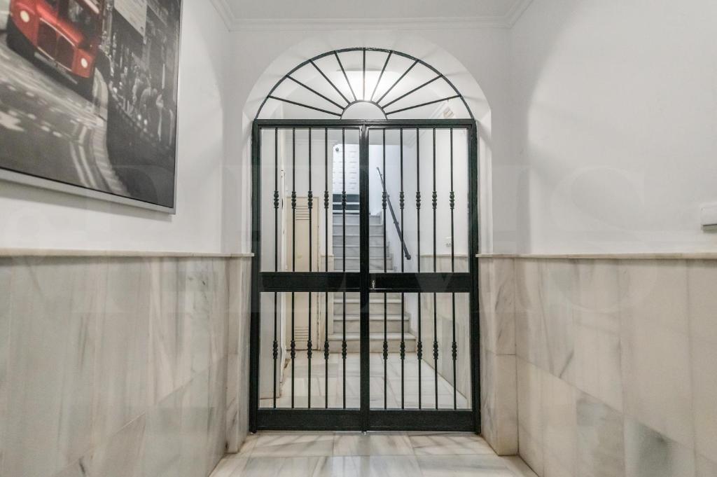 Modern & stylish 3BR in the heart of Malaga by REMS, Malaga