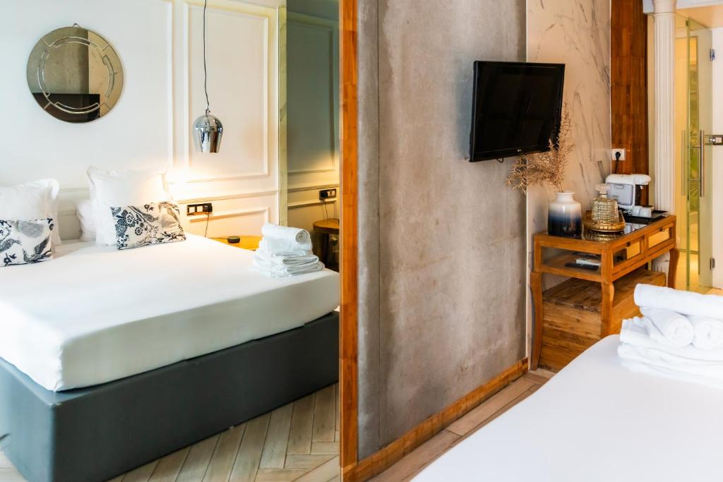 Abalu Boutique & Design Hotel - Tap to explore photos
