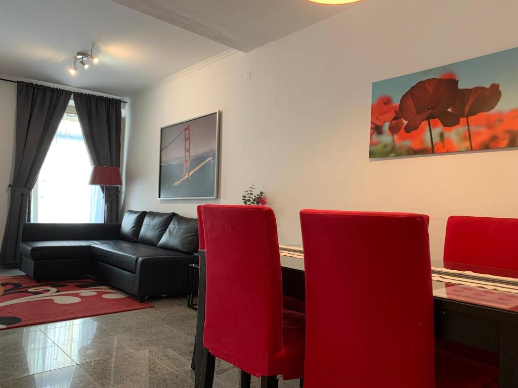 Discovery Apartment Estrela - Tap to explore photos
