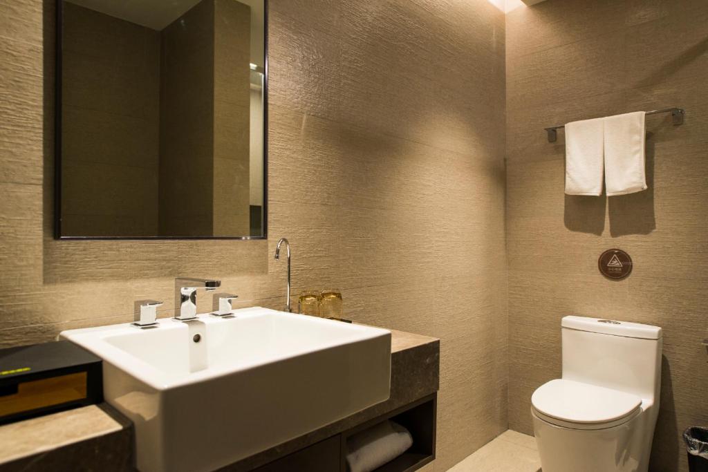 Двухместный (Номер бизнес-класса), Home Inn Plus Shanghai Xujiahui