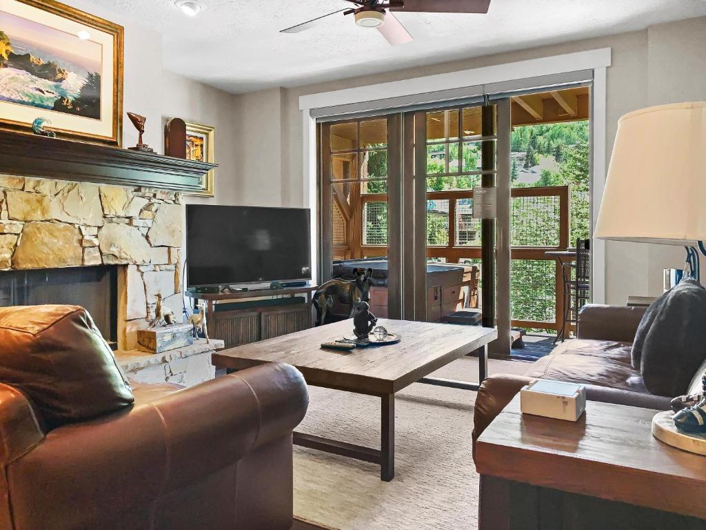 202 B Town Pointe image