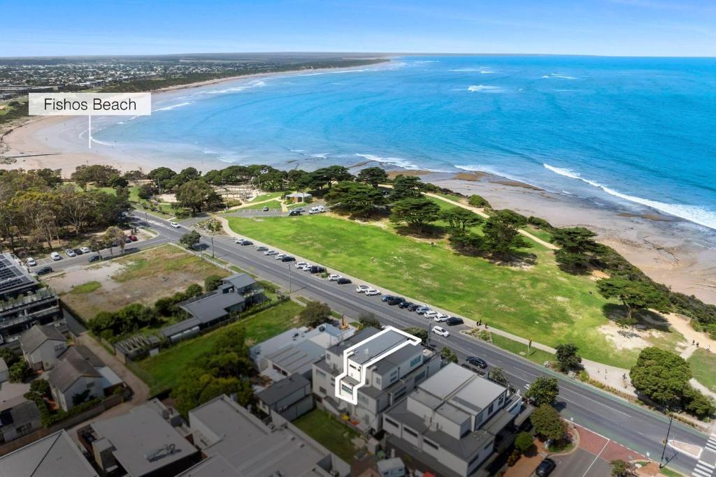 Luxury Meets Oceanfront Bliss on The Esplanade photo 3