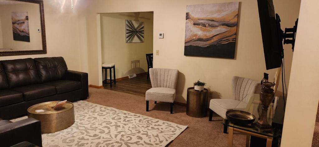 Cozy Condo image