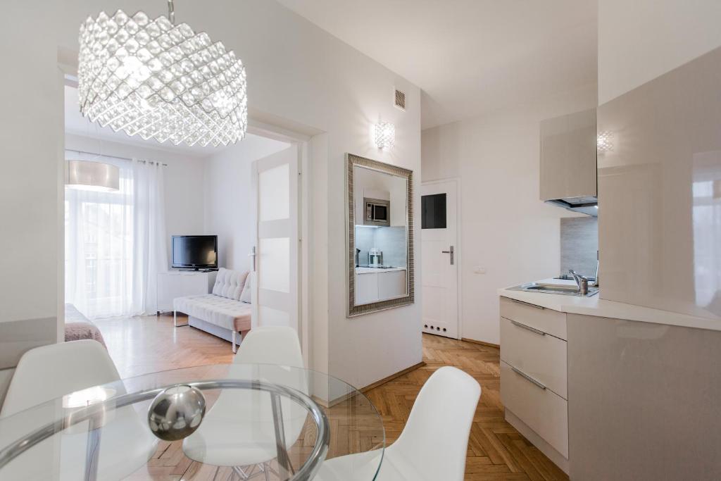 Апартаменты (Семейные апартаменты с 2 спальнями (6 взрослых)), 4Seasons﻿ Apartments Cracow