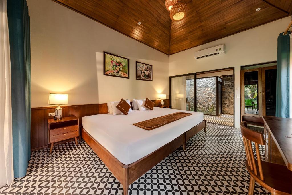 Khu du lịch Hoa Và Đá