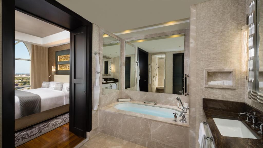 Двухместный (Улучшенный номер), Отель Kempinski Hotel Mall of the Emirates