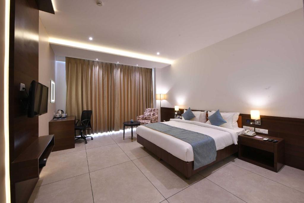 Palette - Hotel Royal Palace Morbi photo 3